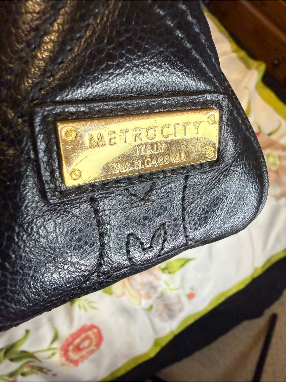 Metrocity Italy Quilted Leather Crossbody Bag – Black & Gold - Picture 10 of 16